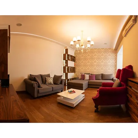 Center Apartment *